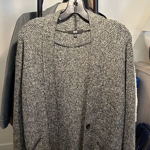 Uniqlo Black and White Women’s Cardigan Coat